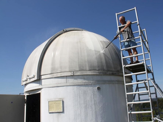 Observatory painted as R2-D2.