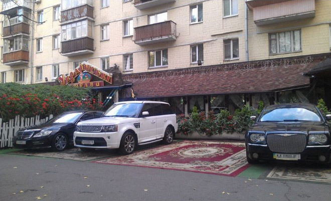 Why are Russians so obsessed with carpets?