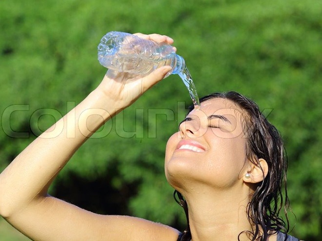 Who would have thought that women are struggling daily to properly drink water?