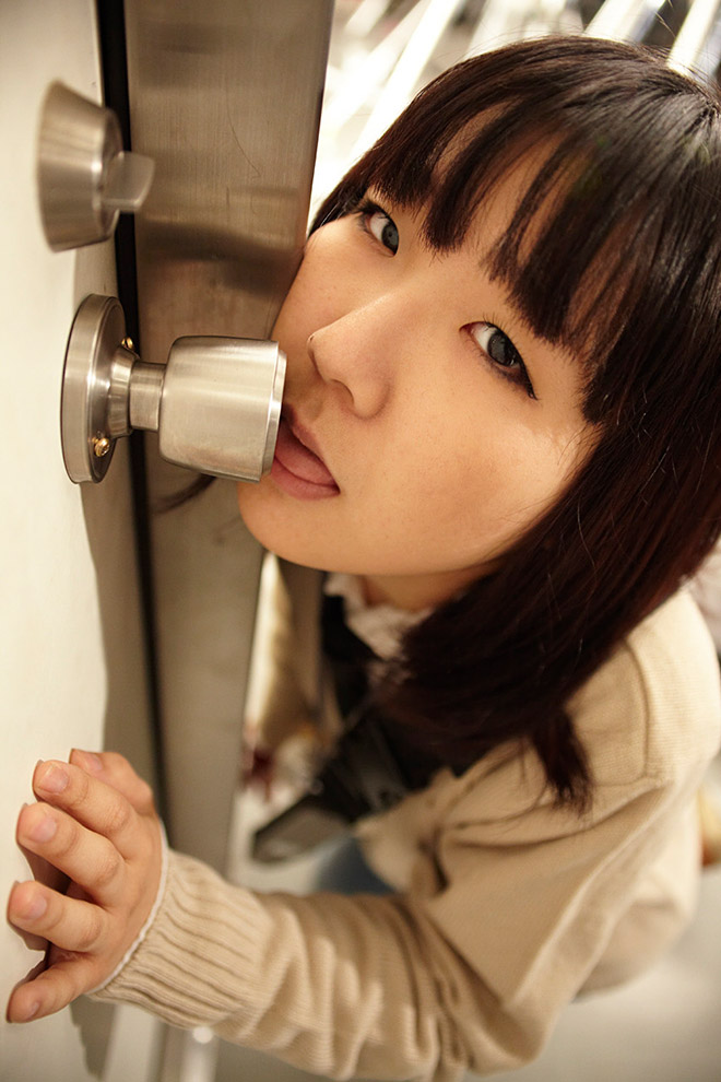 So doorknob licking is a thing in Japan...