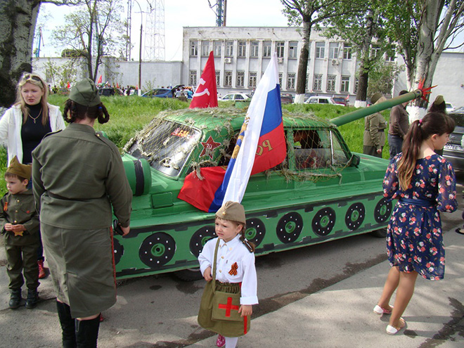 Russians love turning their cars into tanks.