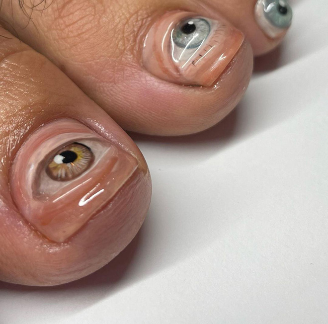 Realistic Eyeball Toenail Art: Toe Eyes