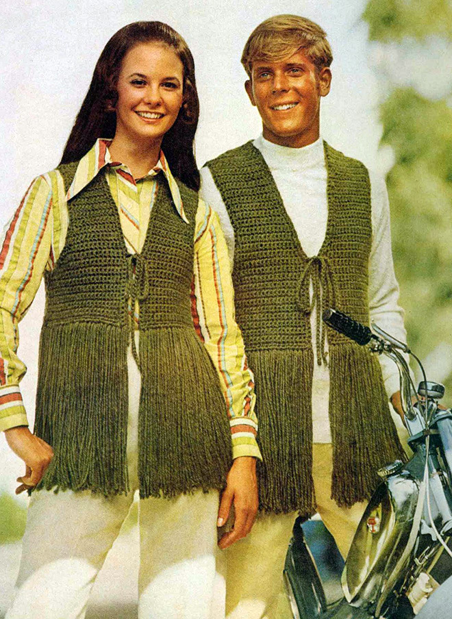 30 Laughable His-And-Hers Fashions From The 1970s You Wouldn't Wear In  Public Today