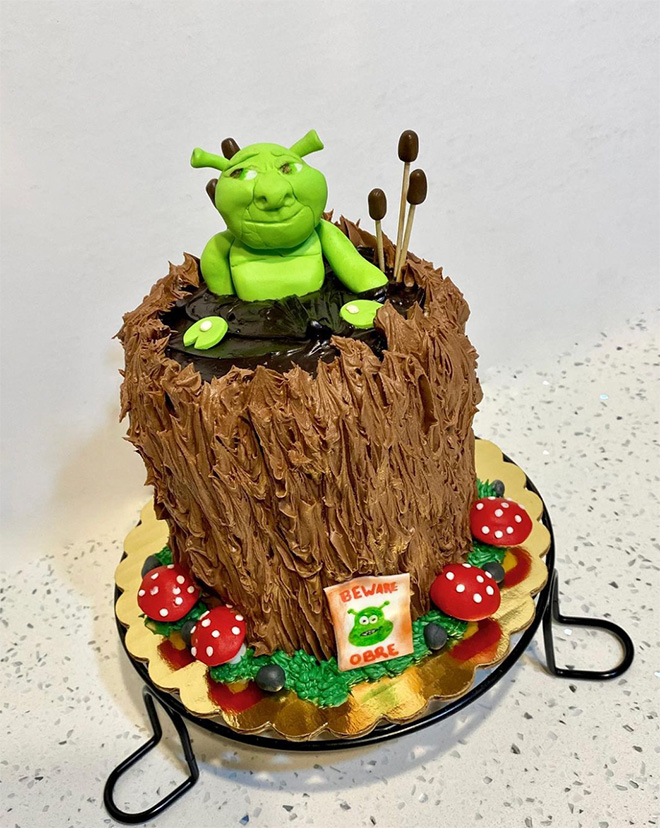 wedding cake with Fiona and Shrek - Decorated Cake by - CakesDecor