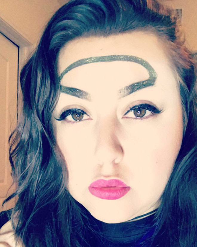 Halo eyebrows.