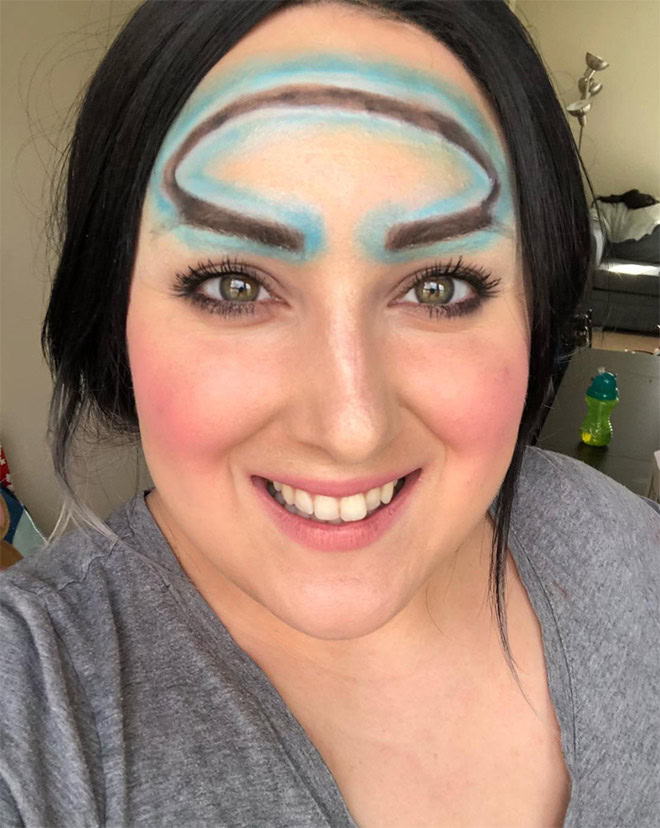 Halo eyebrows.