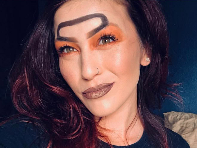 Halo eyebrows.