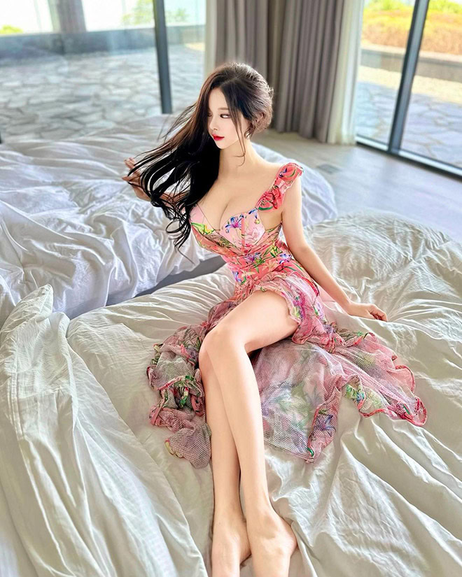 Meet Yoo A Seo: South Korea's doll-like Instagram star.