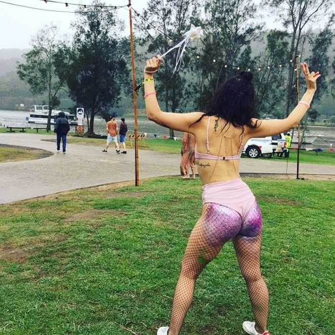 Glitter butt.