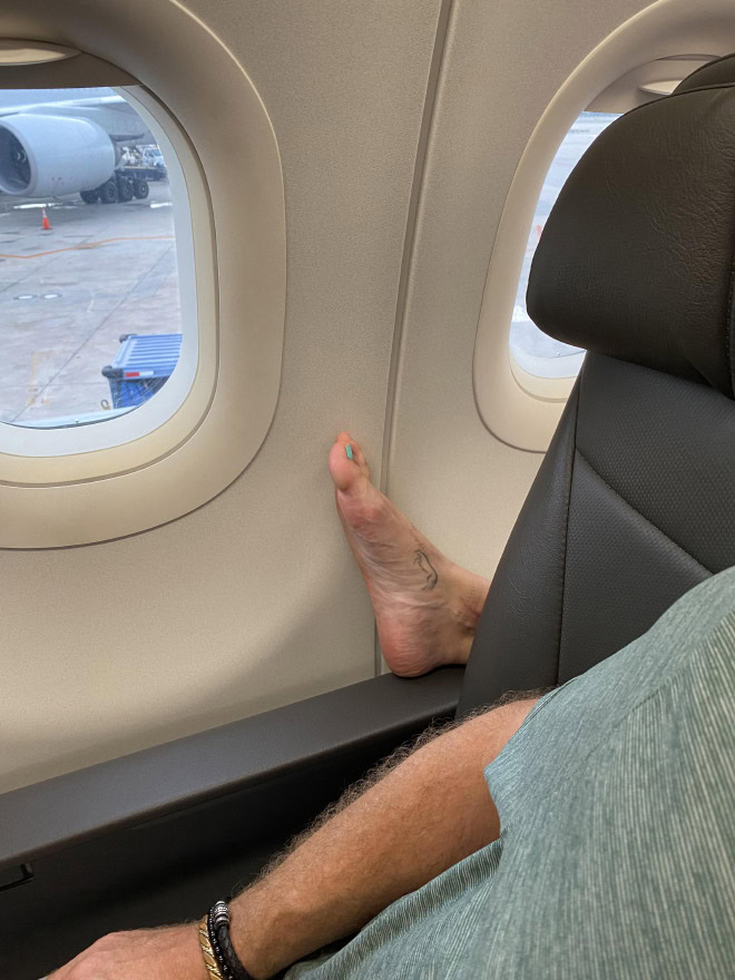 Some people should be banned from planes.