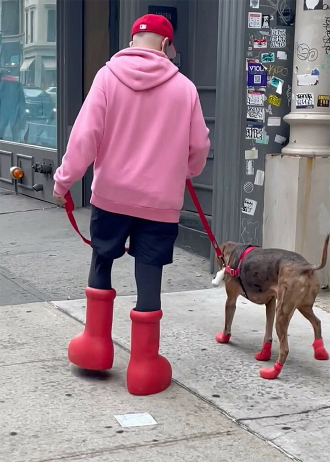 New York street fashion.