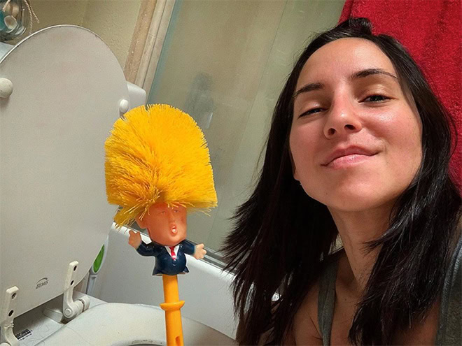 Trump toilet brush.