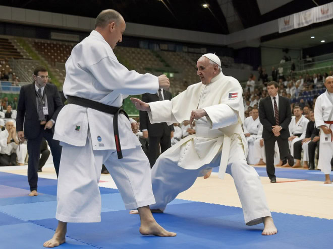 Le pape François Meme: La vie secrète du pape.